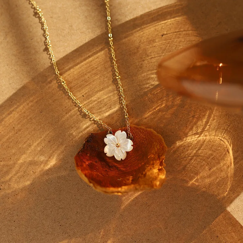 Flower Pendant Necklace