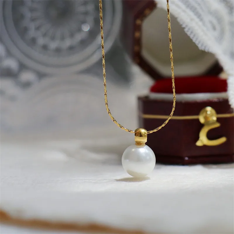 Pearl Pendant Necklace